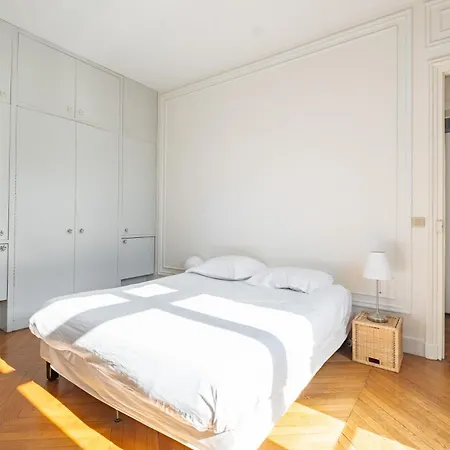Veeve - Clichy Couture Apartment *