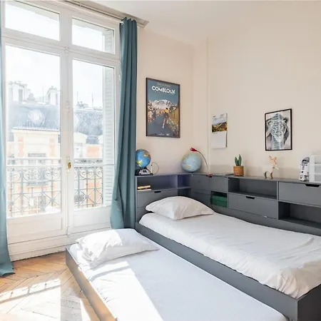 Veeve - Clichy Couture Paryż