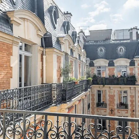 Veeve - Clichy Couture * Paris